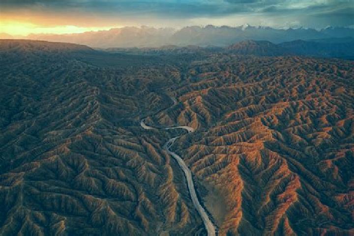 Banner Strike slot game