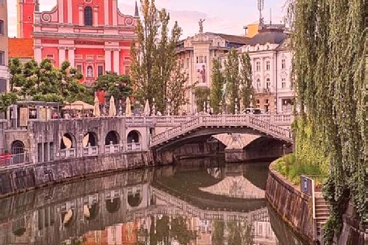 Evil Gummy Bears slot